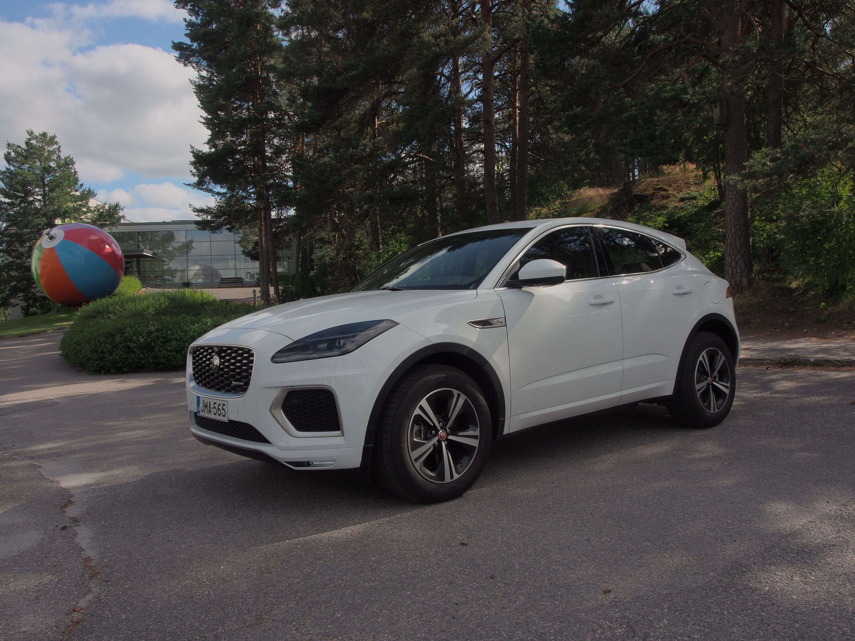 Sähköä sisuksiin – E-Pace on Jaguarin maasturikumouksen makein hedelmä - Vimarsana News