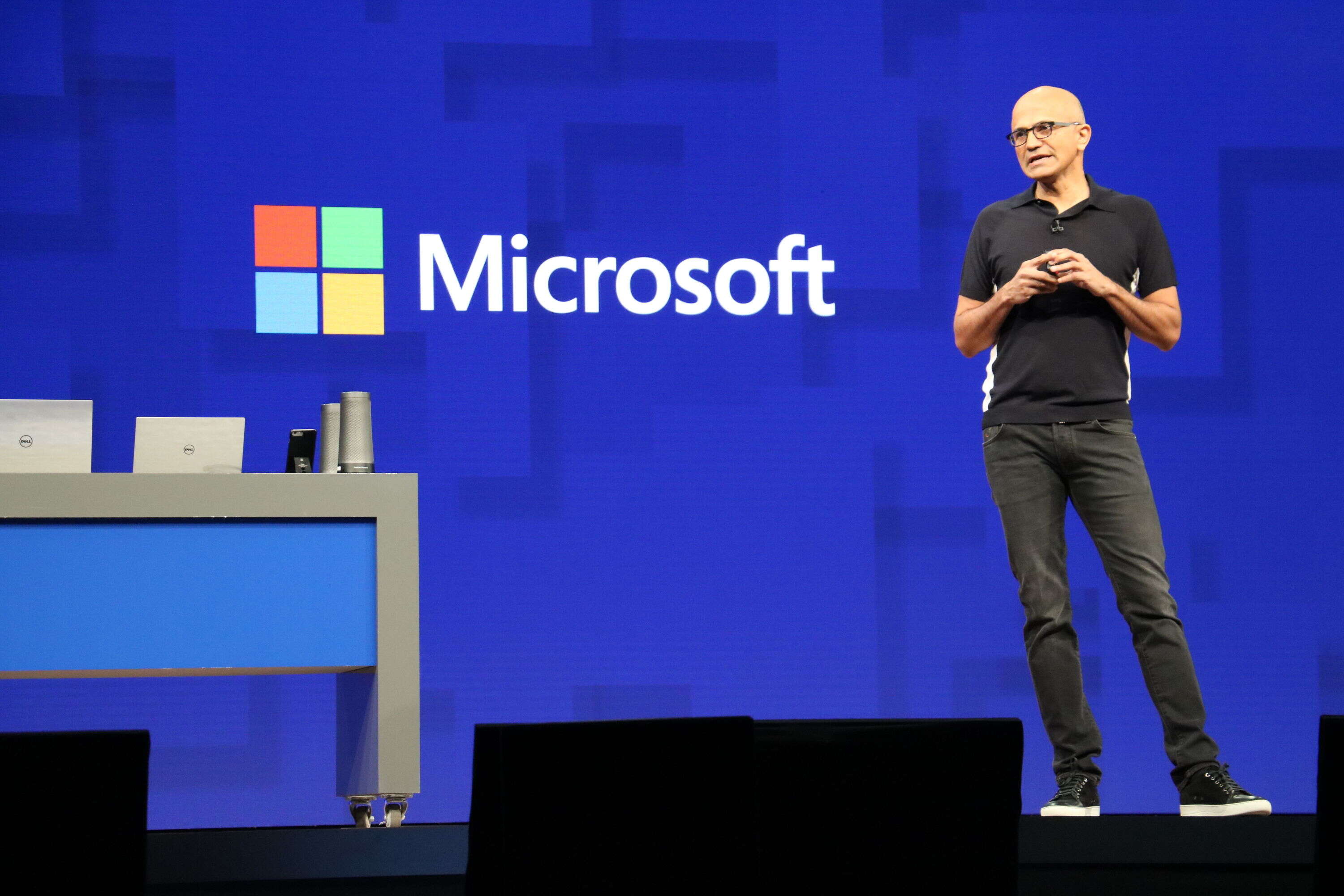 Microsoft palkitsee pandemian keskellä töitä paiskineita työntekijöitään – jakaa kahden päivän liikevoiton bonuksina - Vimarsana News