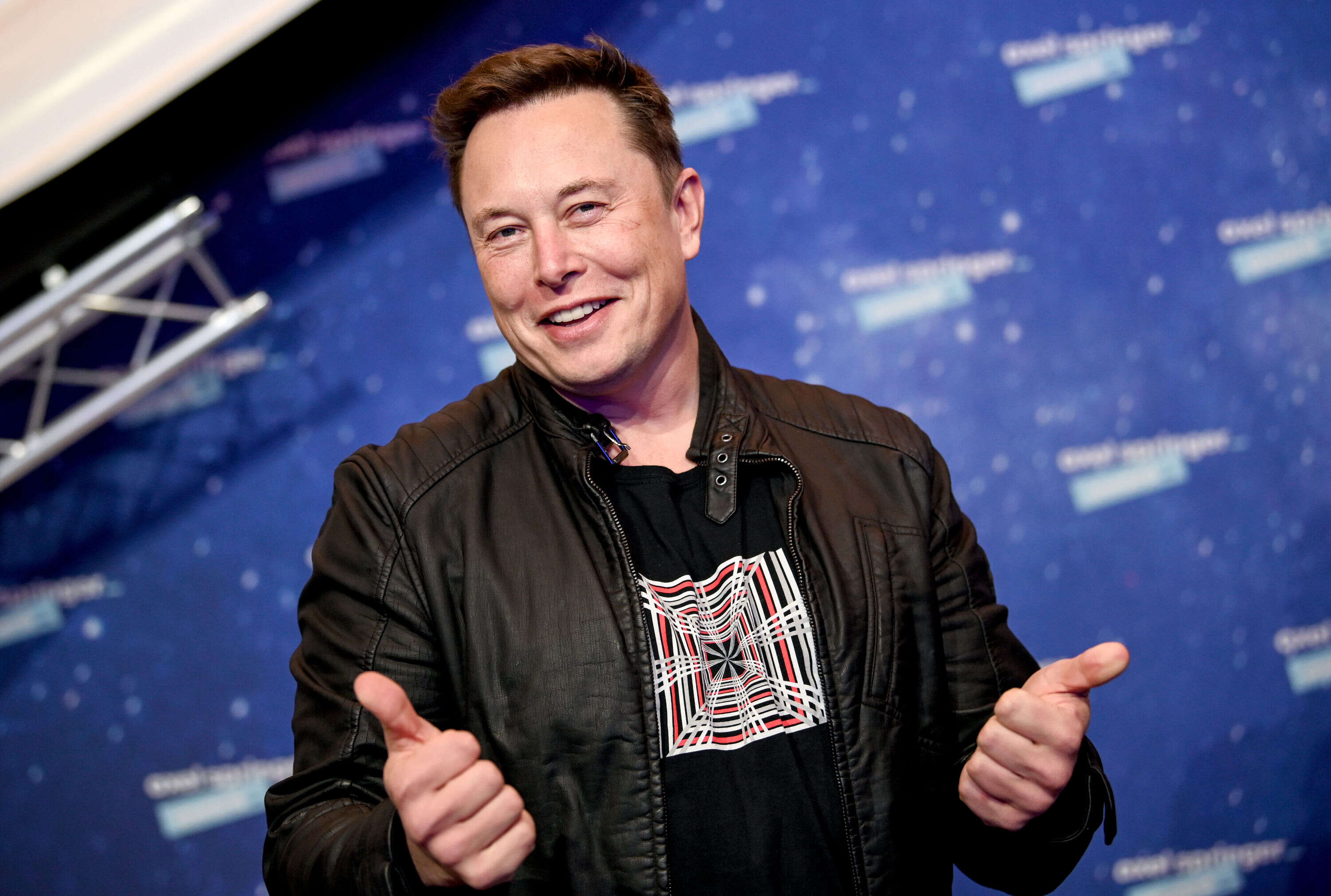 Maailman rikkaimmaksi noussut autopohatta Musk juhlii saavutustaan omalaatuisesti – Kilpailija saa paljon puhuvan patsaan - Vimarsana News